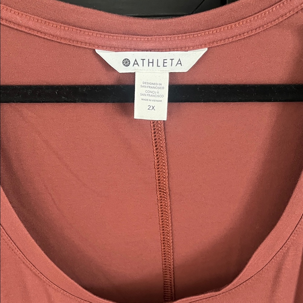 Athleta Terracotta Stratus short Sleeve Tee - Picture 2 of 4